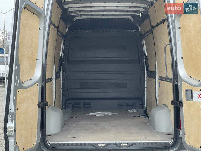 Серый Фольксваген Крафтер, объемом двигателя 1.97 л и пробегом 291 тыс. км за 13500 $, фото 21 на Automoto.ua