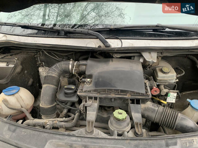 Серый Фольксваген Крафтер, объемом двигателя 1.97 л и пробегом 390 тыс. км за 13500 $, фото 4 на Automoto.ua