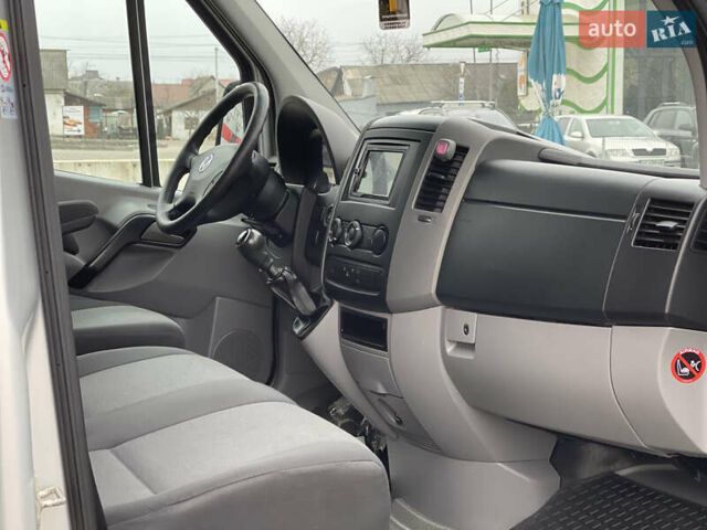 Серый Фольксваген Крафтер, объемом двигателя 1.97 л и пробегом 291 тыс. км за 13500 $, фото 34 на Automoto.ua