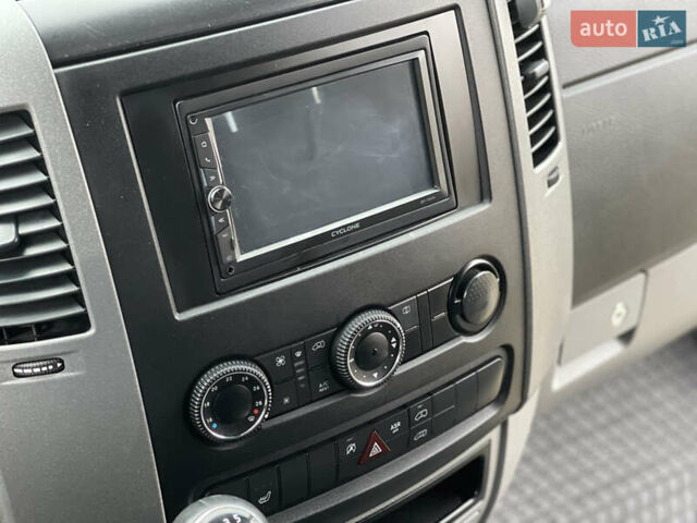 Серый Фольксваген Крафтер, объемом двигателя 1.97 л и пробегом 291 тыс. км за 13500 $, фото 28 на Automoto.ua