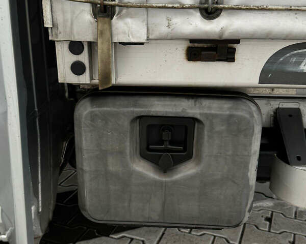 Сірий Фольксваген Крафтєр, об'ємом двигуна 2 л та пробігом 170 тис. км за 21700 $, фото 9 на Automoto.ua