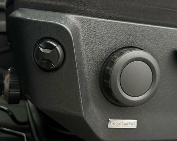 Сірий Фольксваген Крафтєр, об'ємом двигуна 2 л та пробігом 170 тис. км за 21700 $, фото 12 на Automoto.ua