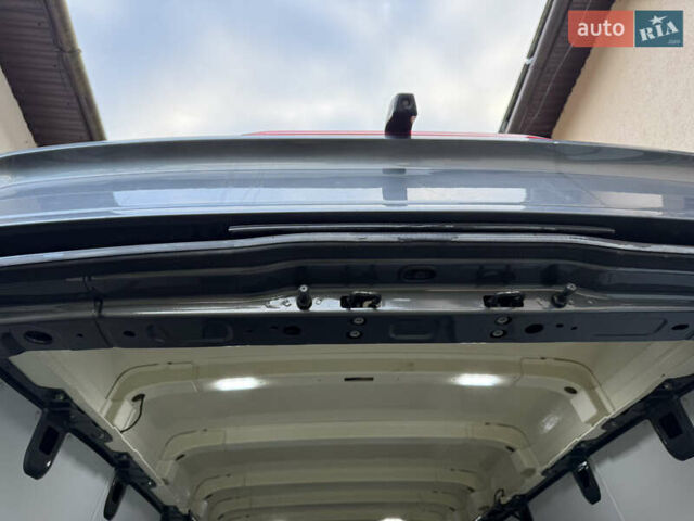 Серый Фольксваген Крафтер, объемом двигателя 2 л и пробегом 335 тыс. км за 23500 $, фото 47 на Automoto.ua