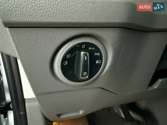 Серый Фольксваген Крафтер, объемом двигателя 1.97 л и пробегом 220 тыс. км за 24500 $, фото 28 на Automoto.ua