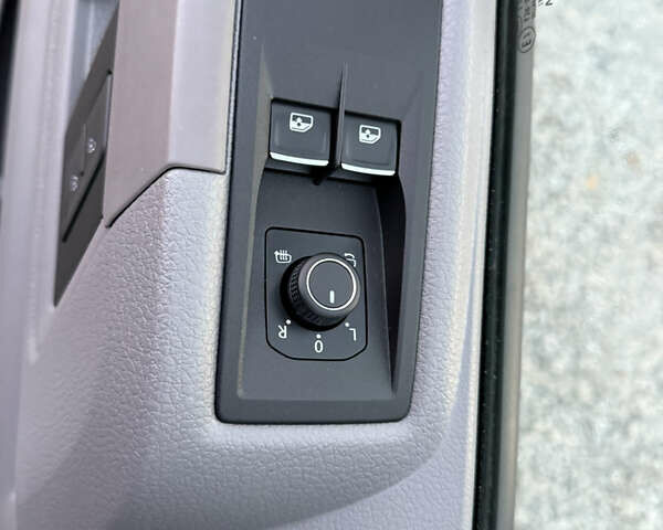 Серый Фольксваген Крафтер, объемом двигателя 1.97 л и пробегом 220 тыс. км за 24500 $, фото 31 на Automoto.ua