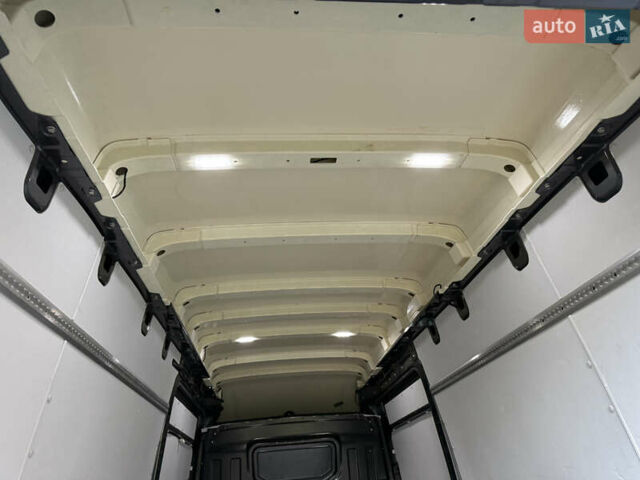 Серый Фольксваген Крафтер, объемом двигателя 2 л и пробегом 335 тыс. км за 23500 $, фото 44 на Automoto.ua