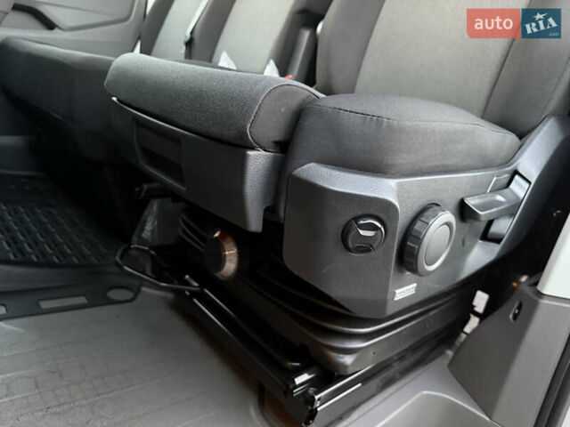 Серый Фольксваген Крафтер, объемом двигателя 1.97 л и пробегом 220 тыс. км за 24500 $, фото 24 на Automoto.ua