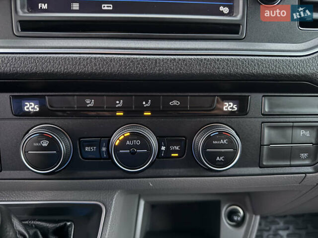 Серый Фольксваген Крафтер, объемом двигателя 1.97 л и пробегом 220 тыс. км за 24500 $, фото 43 на Automoto.ua