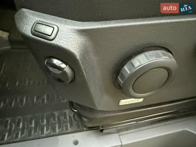 Серый Фольксваген Крафтер, объемом двигателя 2 л и пробегом 335 тыс. км за 23500 $, фото 18 на Automoto.ua