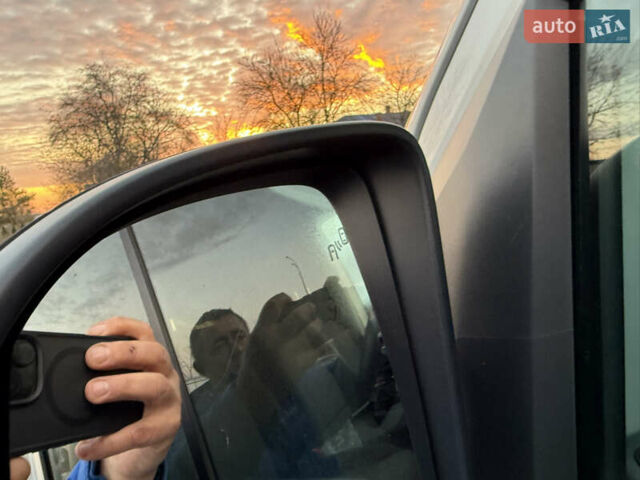 Серый Фольксваген Крафтер, объемом двигателя 1.97 л и пробегом 220 тыс. км за 24500 $, фото 12 на Automoto.ua