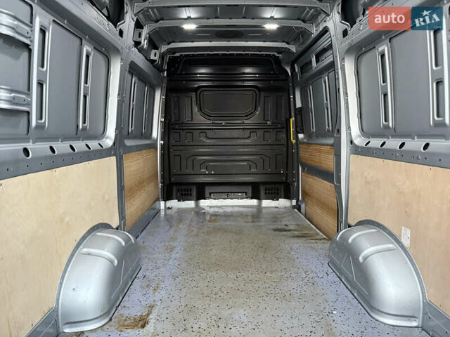 Серый Фольксваген Крафтер, объемом двигателя 1.97 л и пробегом 220 тыс. км за 24500 $, фото 16 на Automoto.ua