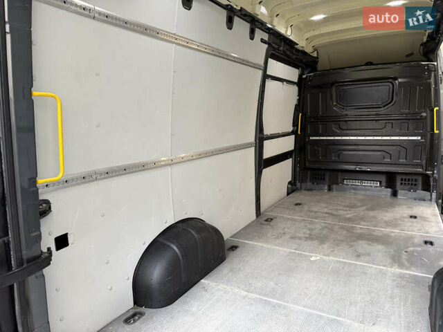 Серый Фольксваген Крафтер, объемом двигателя 2 л и пробегом 335 тыс. км за 23500 $, фото 42 на Automoto.ua