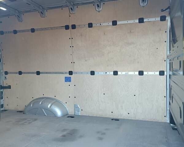 Сірий Фольксваген Крафтєр, об'ємом двигуна 2 л та пробігом 128 тис. км за 22299 $, фото 13 на Automoto.ua