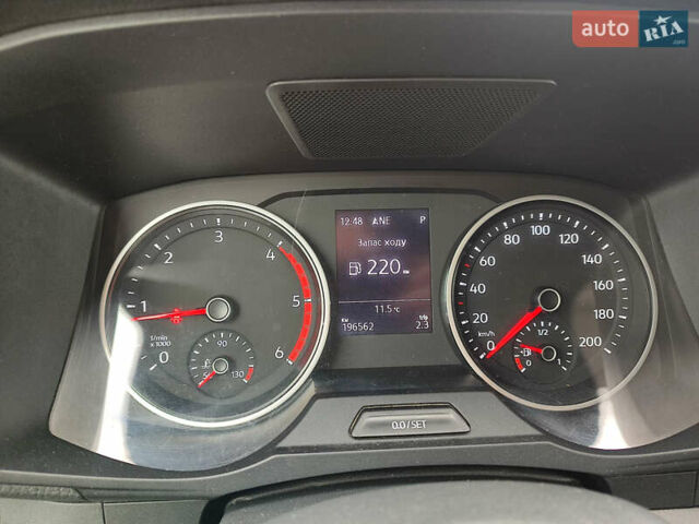 Серый Фольксваген Крафтер, объемом двигателя 1.97 л и пробегом 196 тыс. км за 30950 $, фото 10 на Automoto.ua