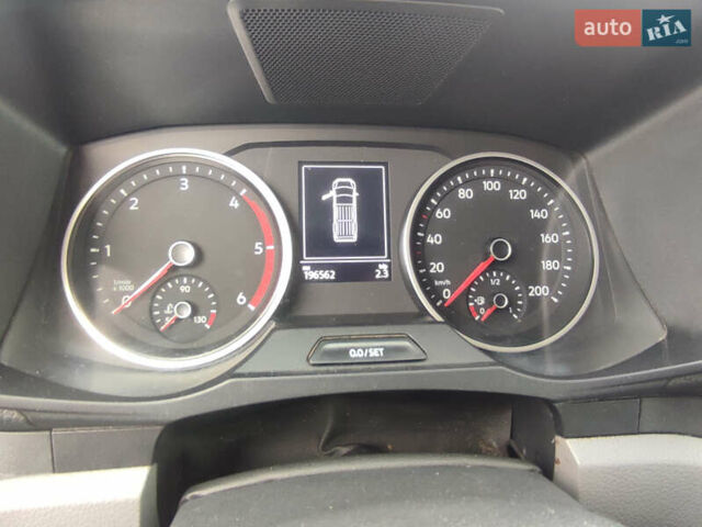 Серый Фольксваген Крафтер, объемом двигателя 1.97 л и пробегом 196 тыс. км за 30950 $, фото 17 на Automoto.ua