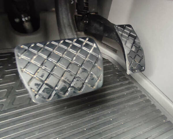 Серый Фольксваген Крафтер, объемом двигателя 1.97 л и пробегом 196 тыс. км за 30950 $, фото 19 на Automoto.ua