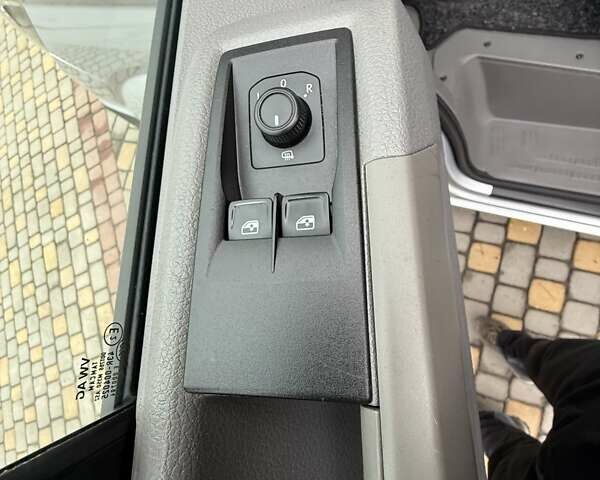 Сірий Фольксваген Крафтєр, об'ємом двигуна 1.97 л та пробігом 179 тис. км за 24500 $, фото 37 на Automoto.ua