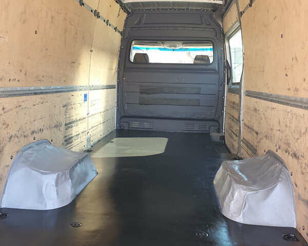 Серый Фольксваген Крафтер, объемом двигателя 1.97 л и пробегом 239 тыс. км за 18500 $, фото 2 на Automoto.ua