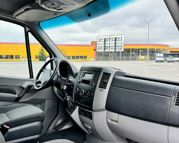 Серый Фольксваген Крафтер, объемом двигателя 1.97 л и пробегом 239 тыс. км за 18500 $, фото 11 на Automoto.ua