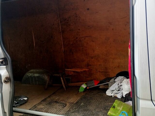 Серый Фольксваген Крафтер, объемом двигателя 2.5 л и пробегом 450 тыс. км за 9500 $, фото 3 на Automoto.ua