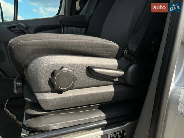 Серый Фольксваген Крафтер, объемом двигателя 2.5 л и пробегом 460 тыс. км за 14000 $, фото 10 на Automoto.ua