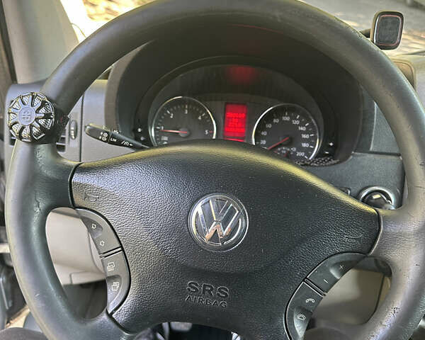 Сірий Фольксваген Крафтєр, об'ємом двигуна 1.97 л та пробігом 390 тис. км за 12500 $, фото 8 на Automoto.ua