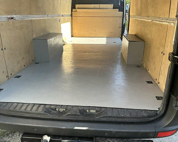 Сірий Фольксваген Крафтєр, об'ємом двигуна 1.97 л та пробігом 390 тис. км за 12500 $, фото 26 на Automoto.ua