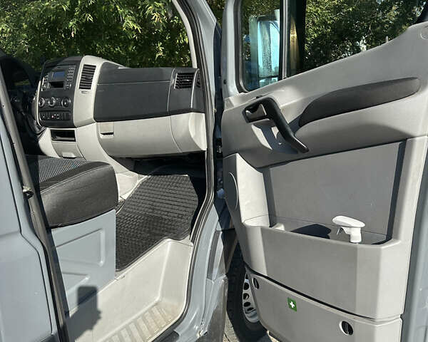 Сірий Фольксваген Крафтєр, об'ємом двигуна 1.97 л та пробігом 390 тис. км за 12500 $, фото 12 на Automoto.ua