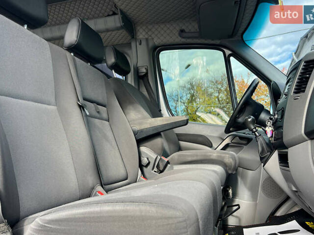 Сірий Фольксваген Крафтєр, об'ємом двигуна 1.97 л та пробігом 318 тис. км за 23000 $, фото 5 на Automoto.ua