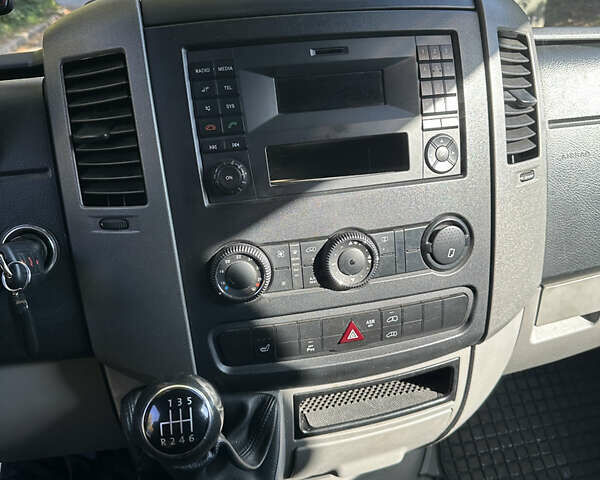 Сірий Фольксваген Крафтєр, об'ємом двигуна 1.97 л та пробігом 390 тис. км за 12500 $, фото 9 на Automoto.ua