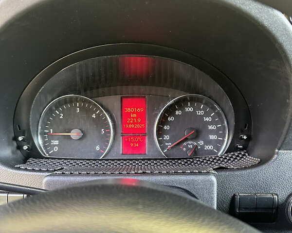 Сірий Фольксваген Крафтєр, об'ємом двигуна 1.97 л та пробігом 390 тис. км за 12500 $, фото 10 на Automoto.ua