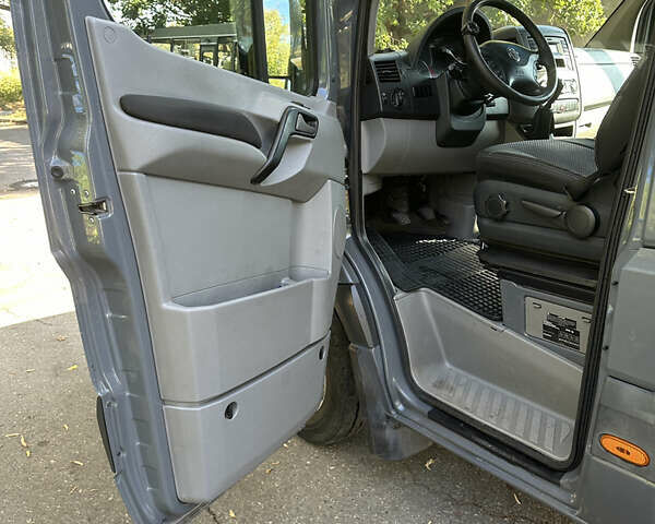 Сірий Фольксваген Крафтєр, об'ємом двигуна 1.97 л та пробігом 390 тис. км за 12500 $, фото 17 на Automoto.ua