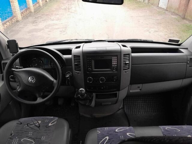 Серый Фольксваген Крафтер, объемом двигателя 2 л и пробегом 174 тыс. км за 18000 $, фото 5 на Automoto.ua