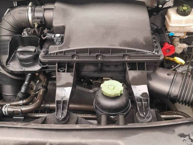 Серый Фольксваген Крафтер, объемом двигателя 2 л и пробегом 174 тыс. км за 18000 $, фото 4 на Automoto.ua