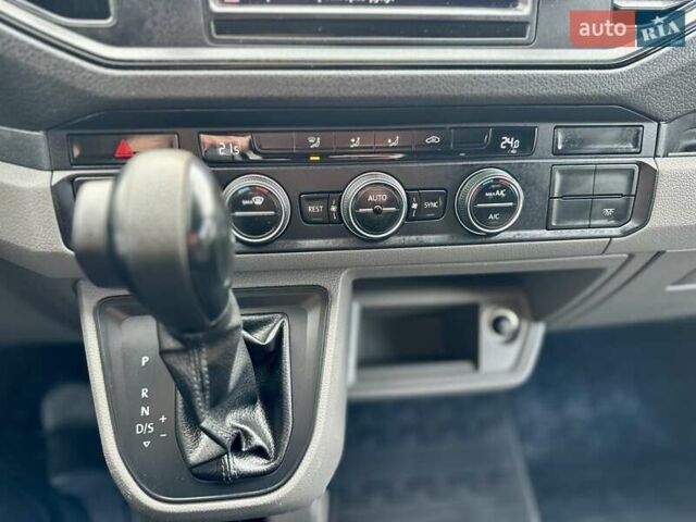 Фольксваген Крафтєр 2018 у Дубно на Automoto.ua Сірий Фольксваген Крафтєр, об'ємом двигуна 2 л та пробігом 260 тис. км за 24500 $, фото 16 на Automoto.ua