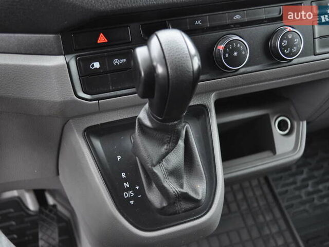 Сірий Фольксваген Крафтєр, об'ємом двигуна 1.97 л та пробігом 194 тис. км за 27800 $, фото 46 на Automoto.ua