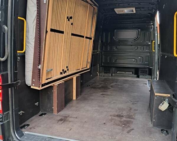 Серый Фольксваген Крафтер, объемом двигателя 1.97 л и пробегом 110 тыс. км за 33900 $, фото 7 на Automoto.ua