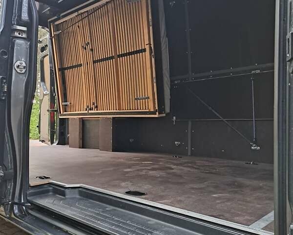 Серый Фольксваген Крафтер, объемом двигателя 1.97 л и пробегом 110 тыс. км за 33900 $, фото 5 на Automoto.ua