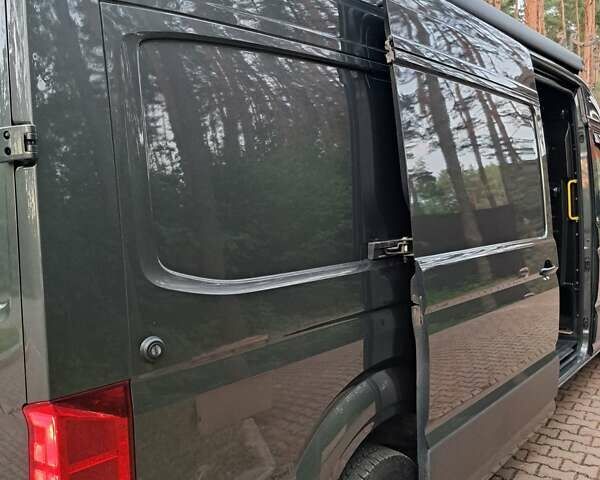 Серый Фольксваген Крафтер, объемом двигателя 1.97 л и пробегом 110 тыс. км за 33900 $, фото 4 на Automoto.ua