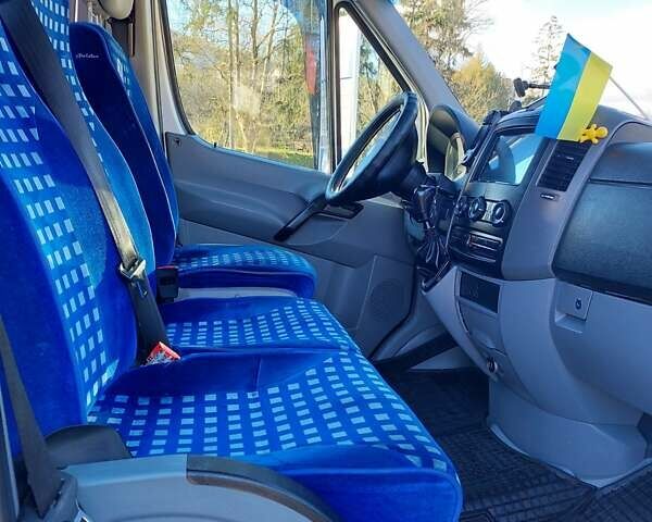 Серый Фольксваген Крафтер, объемом двигателя 2.5 л и пробегом 500 тыс. км за 11000 $, фото 18 на Automoto.ua