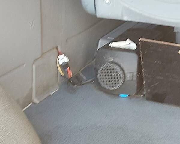 Серый Фольксваген Крафтер, объемом двигателя 2.5 л и пробегом 500 тыс. км за 11000 $, фото 19 на Automoto.ua