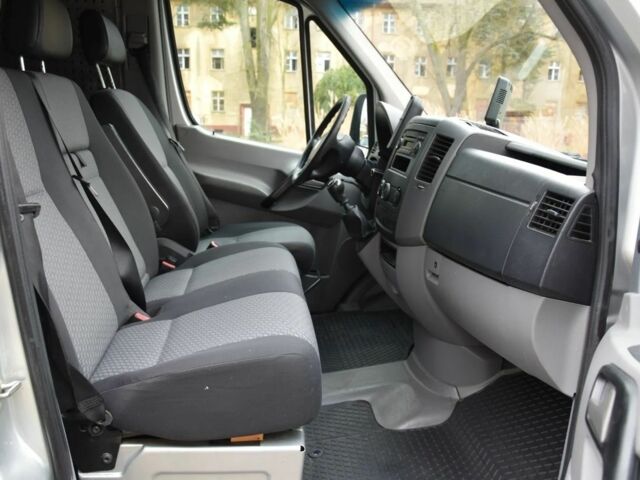 Сірий Фольксваген Крафтєр, об'ємом двигуна 2 л та пробігом 232 тис. км за 7200 $, фото 10 на Automoto.ua