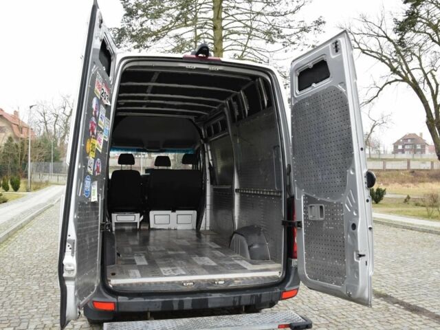 Сірий Фольксваген Крафтєр, об'ємом двигуна 2 л та пробігом 232 тис. км за 7200 $, фото 5 на Automoto.ua