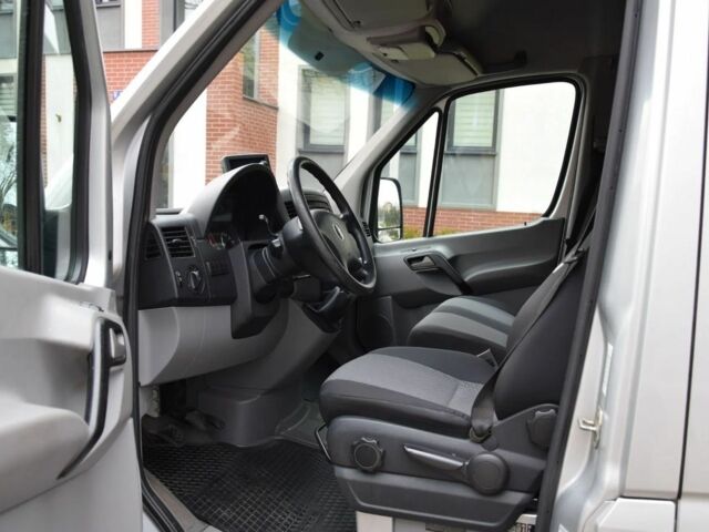 Сірий Фольксваген Крафтєр, об'ємом двигуна 2 л та пробігом 232 тис. км за 7200 $, фото 9 на Automoto.ua