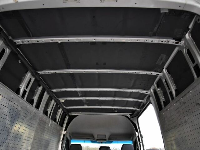 Сірий Фольксваген Крафтєр, об'ємом двигуна 2 л та пробігом 232 тис. км за 7200 $, фото 12 на Automoto.ua