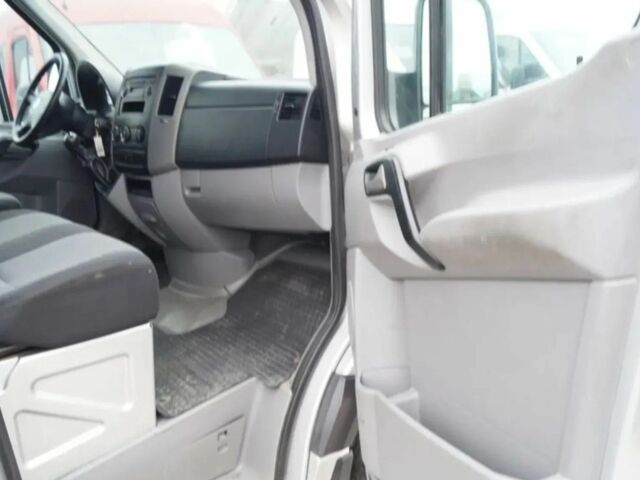 Сірий Фольксваген Крафтєр, об'ємом двигуна 2 л та пробігом 245 тис. км за 8400 $, фото 10 на Automoto.ua