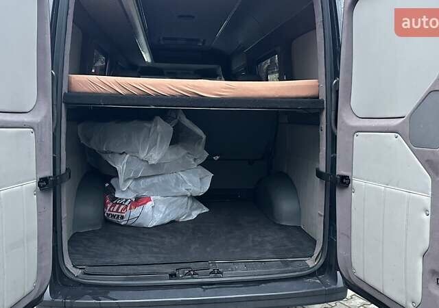 Сірий Фольксваген Крафтєр, об'ємом двигуна 1.97 л та пробігом 450 тис. км за 32500 $, фото 3 на Automoto.ua