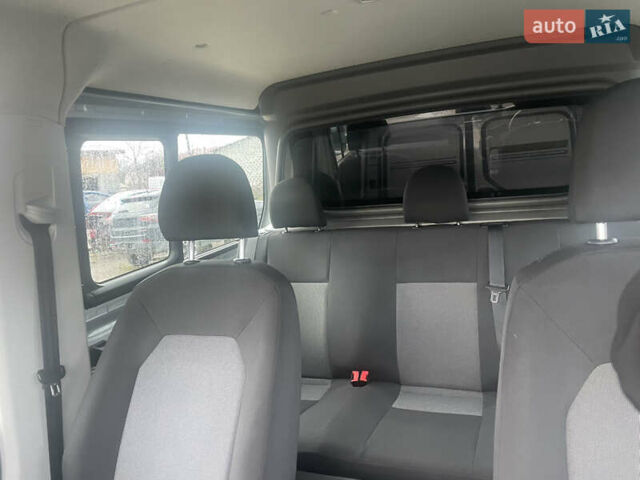 Сірий Фольксваген Крафтєр, об'ємом двигуна 2 л та пробігом 239 тис. км за 23800 $, фото 12 на Automoto.ua