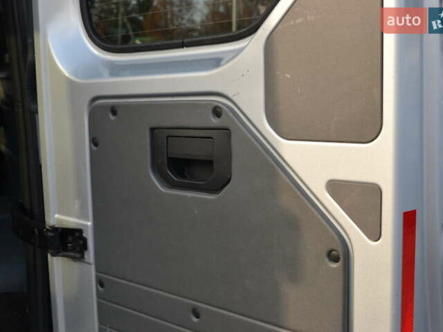 Серый Фольксваген Крафтер, объемом двигателя 0 л и пробегом 36 тыс. км за 17500 $, фото 54 на Automoto.ua