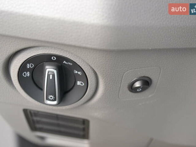 Серый Фольксваген Крафтер, объемом двигателя 0 л и пробегом 36 тыс. км за 17500 $, фото 27 на Automoto.ua